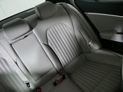 Used 2022 Genesis G70 3.3T w/ Sport Advanced Package image 14