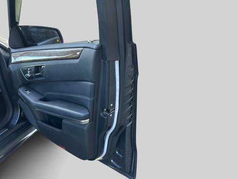 Used 2014 Mercedes-Benz E 350 4MATIC Sedan image 17