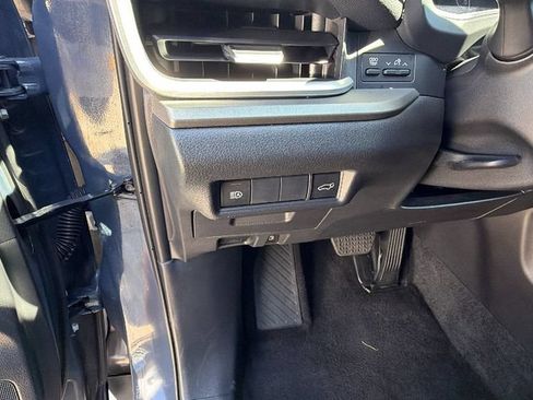 Used 2025 Toyota Grand Highlander FWD image 30