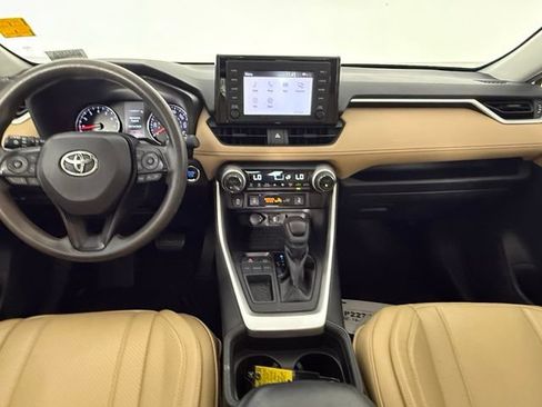 Used 2019 Toyota RAV4 XLE w/ Convenience Package FWD image 25