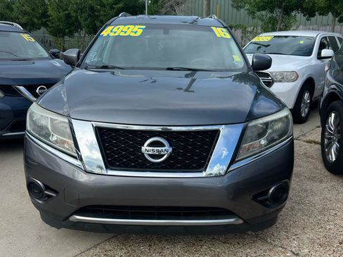 Used 2016 Nissan Pathfinder S FWD image 2