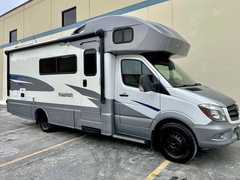 Used 2017 Mercedes-Benz Sprinter 3500 image 5