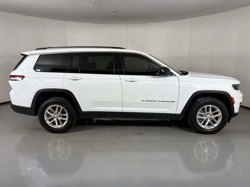 Used 2022 Jeep Grand Cherokee L Laredo w/ Luxury Tech Group I AWD/4WD image 9
