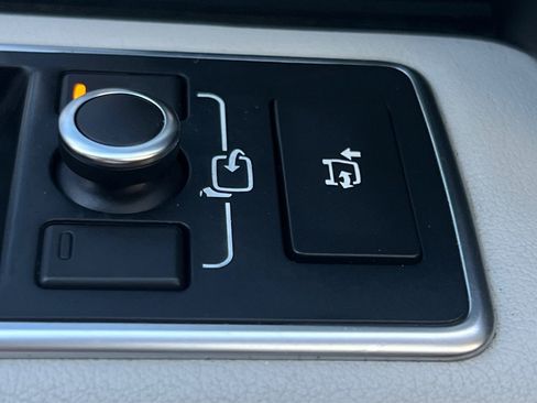 Used 2016 Land Rover Range Rover HSE image 46