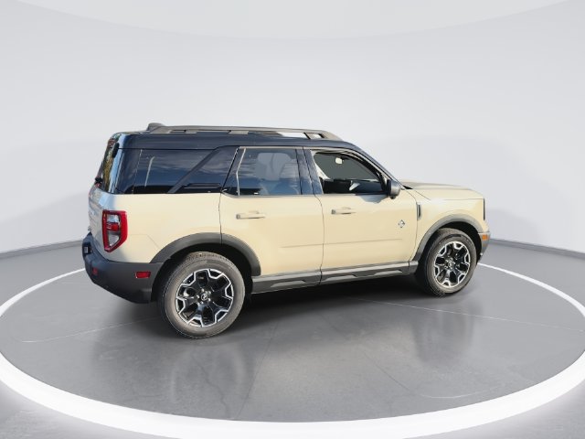 Used 2025 Ford Bronco Sport Outer Banks w/ Outer Banks Tech Package+ AWD/4WD image 9