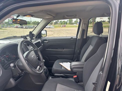 Used 2010 Jeep Patriot Sport AWD/4WD image 12