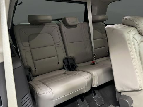 Used 2024 Lincoln Navigator Reserve image 37