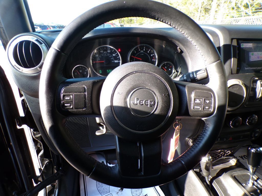 Used 2017 Jeep Wrangler Unlimited Sahara AWD/4WD image 12