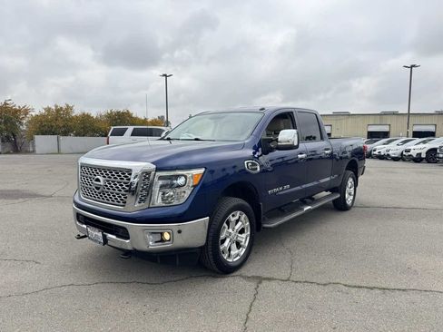 Used 2016 Nissan Titan SL image 5