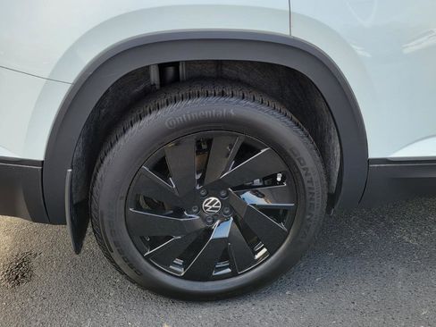 Certified 2025 Volkswagen Atlas SE w/ Panoramic Sunroof Package image 45