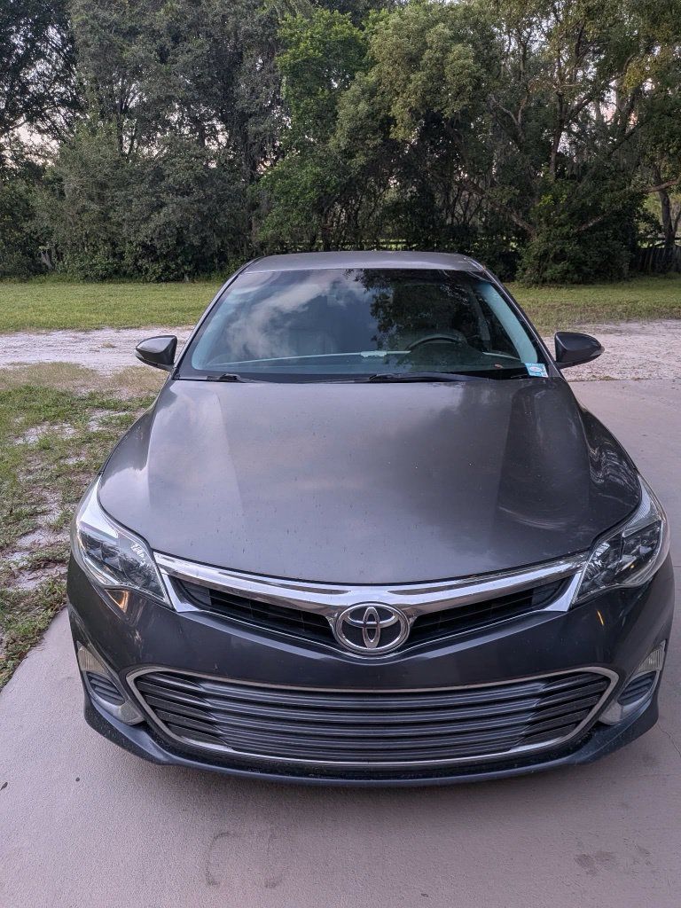 Used 2013 Toyota Avalon XLE FWD image 1