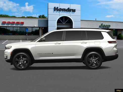 New 2025 Jeep Grand Cherokee L Limited w/ Black Appearance Package image 3
