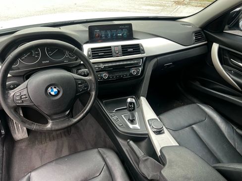 Used 2017 BMW 320i Sedan image 11