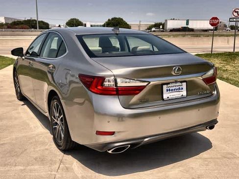 Used 2016 Lexus ES 350 w/ Luxury Package w/Wood Trim FWD image 5