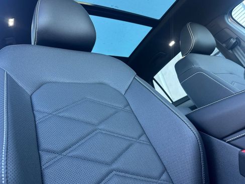 New 2026 Volkswagen Atlas Cross Sport SE image 17