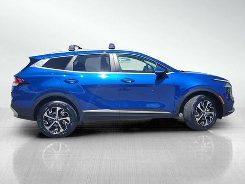 Used 2025 Kia Sportage EX AWD/4WD image 3