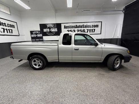 Used 2000 Toyota Tacoma 2WD Xtracab w/ SR5 Pkg image 2
