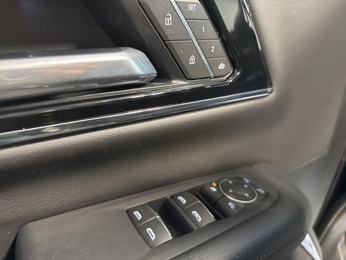 Used 2025 GMC Yukon XL Denali image 20