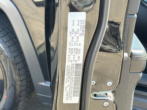 Used 2020 Jeep Compass Latitude FWD image 30