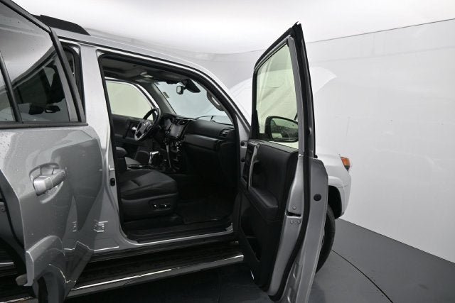 Used 2023 Toyota 4Runner TRD Off-Road Premium w/ Moonroof Package AWD/4WD image 19