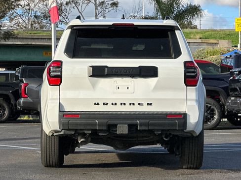 Used 2025 Toyota 4Runner SR5 image 4