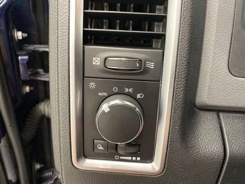 Used 2016 RAM 1500 Classic SLT AWD/4WD image 16