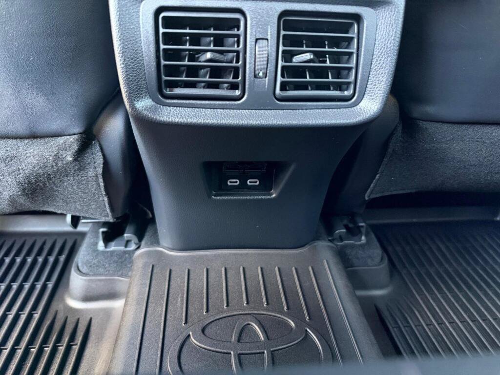 Certified 2023 Toyota Venza Nightshade AWD/4WD image 7