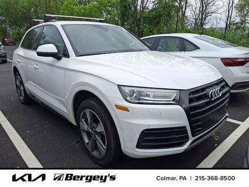 Used 2020 Audi Q5 2.0T Premium w/ Titanium Sport Package AWD/4WD image 3