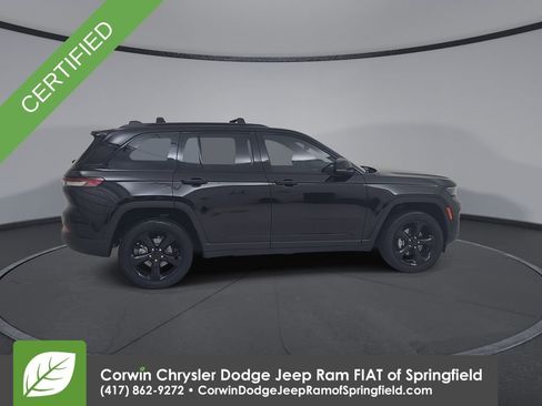 Used 2023 Jeep Grand Cherokee Altitude AWD/4WD image 16