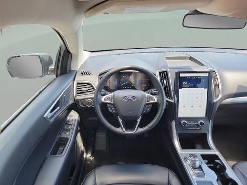 Used 2024 Ford Edge SEL AWD/4WD image 5