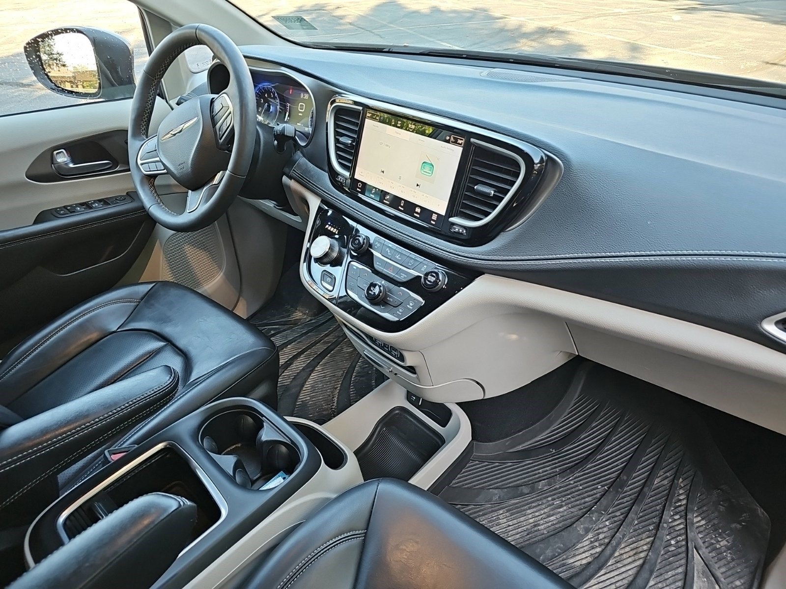 Used 2023 Chrysler Pacifica Touring-L w/ Road Tripper Package AWD/4WD image 13