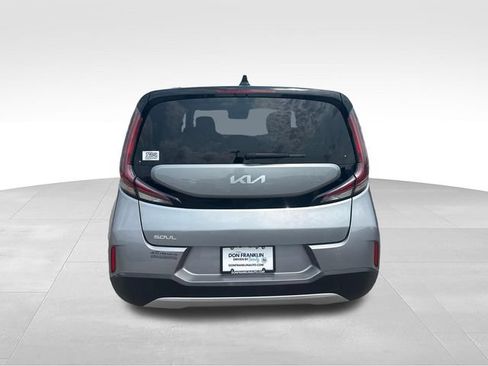 Used 2025 Kia Soul LX w/ LX Technology Package FWD image 4