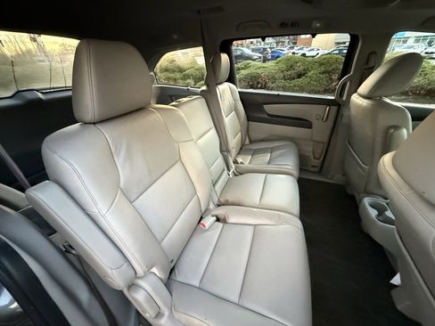 Used 2013 Honda Odyssey Touring image 37