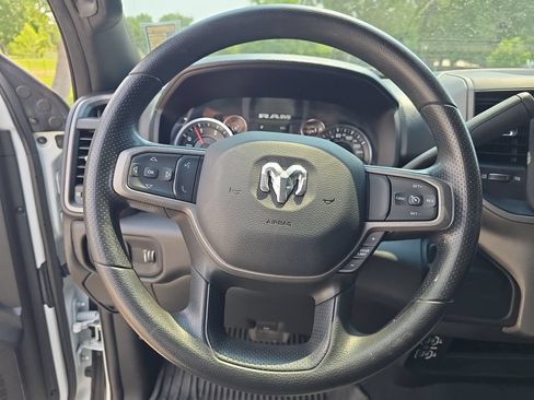 Used 2024 RAM 3500 Tradesman w/ Chrome Appearance Group AWD/4WD image 16