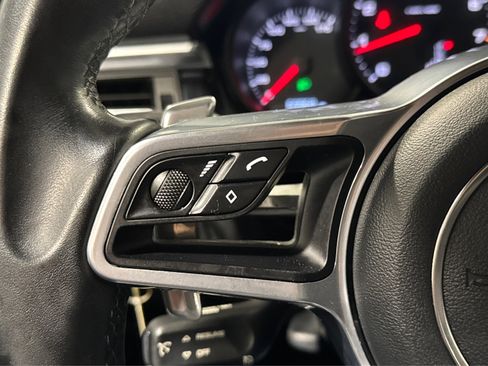 Used 2019 Porsche Macan AWD/4WD image 25