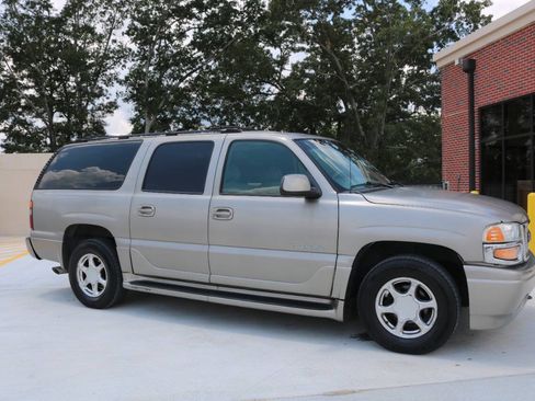 Used 2001 GMC Yukon XL Denali AWD/4WD image 54