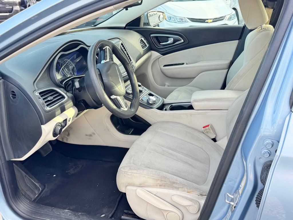 Used 2015 Chrysler 200 Limited FWD image 11