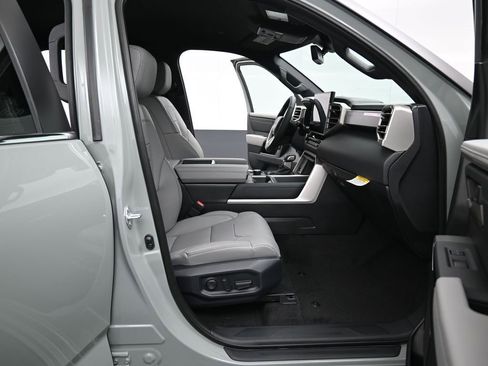 New 2026 Toyota Tundra Limited AWD/4WD image 13