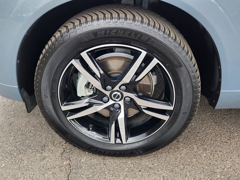 Used 2022 Volvo XC60 B5 R-Design AWD/4WD image 23