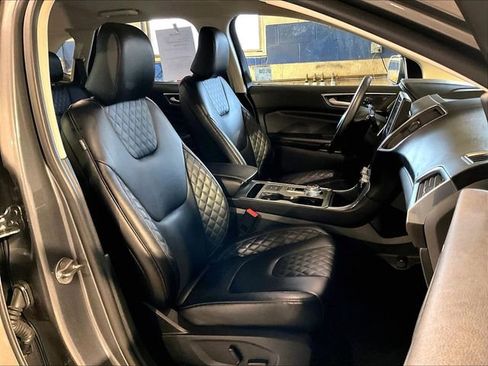 Used 2024 Ford Edge Titanium image 7