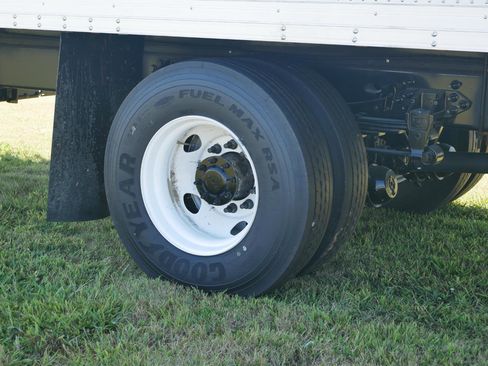 New 2025 Ford F750 2WD Regular Cab Super Duty image 31