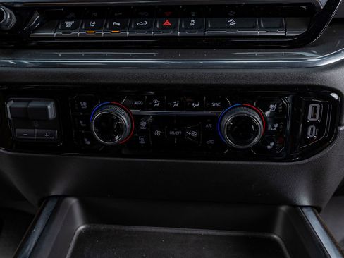 Used 2025 Chevrolet Silverado 2500 High Country w/ High Country Premium Package image 26