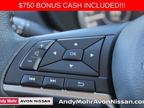 New 2025 Nissan Versa SR w/ Trunk Package image 17