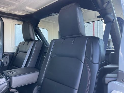 New 2026 Jeep Wrangler Unlimited Rubicon AWD/4WD image 21