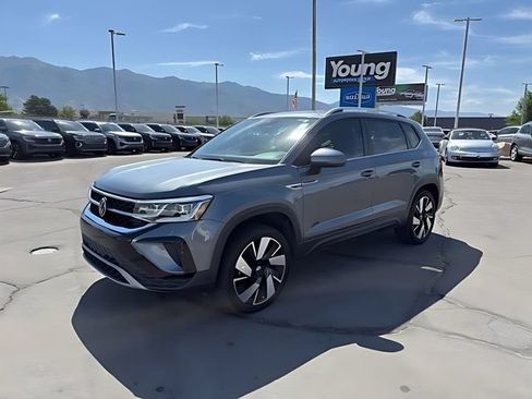 Used 2024 Volkswagen Taos SEL AWD/4WD image 5