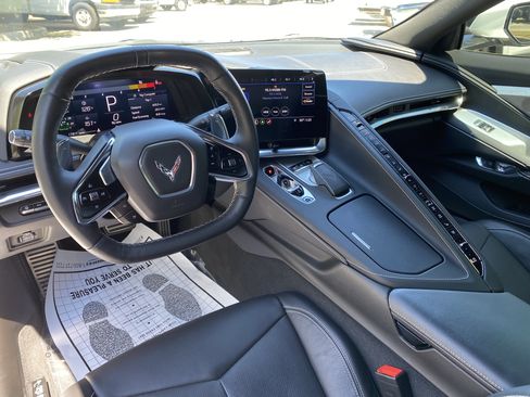 Used 2020 Chevrolet Corvette Stingray Preferred Cpe w/ 2LT Preferred Equipment Group RWD image 35