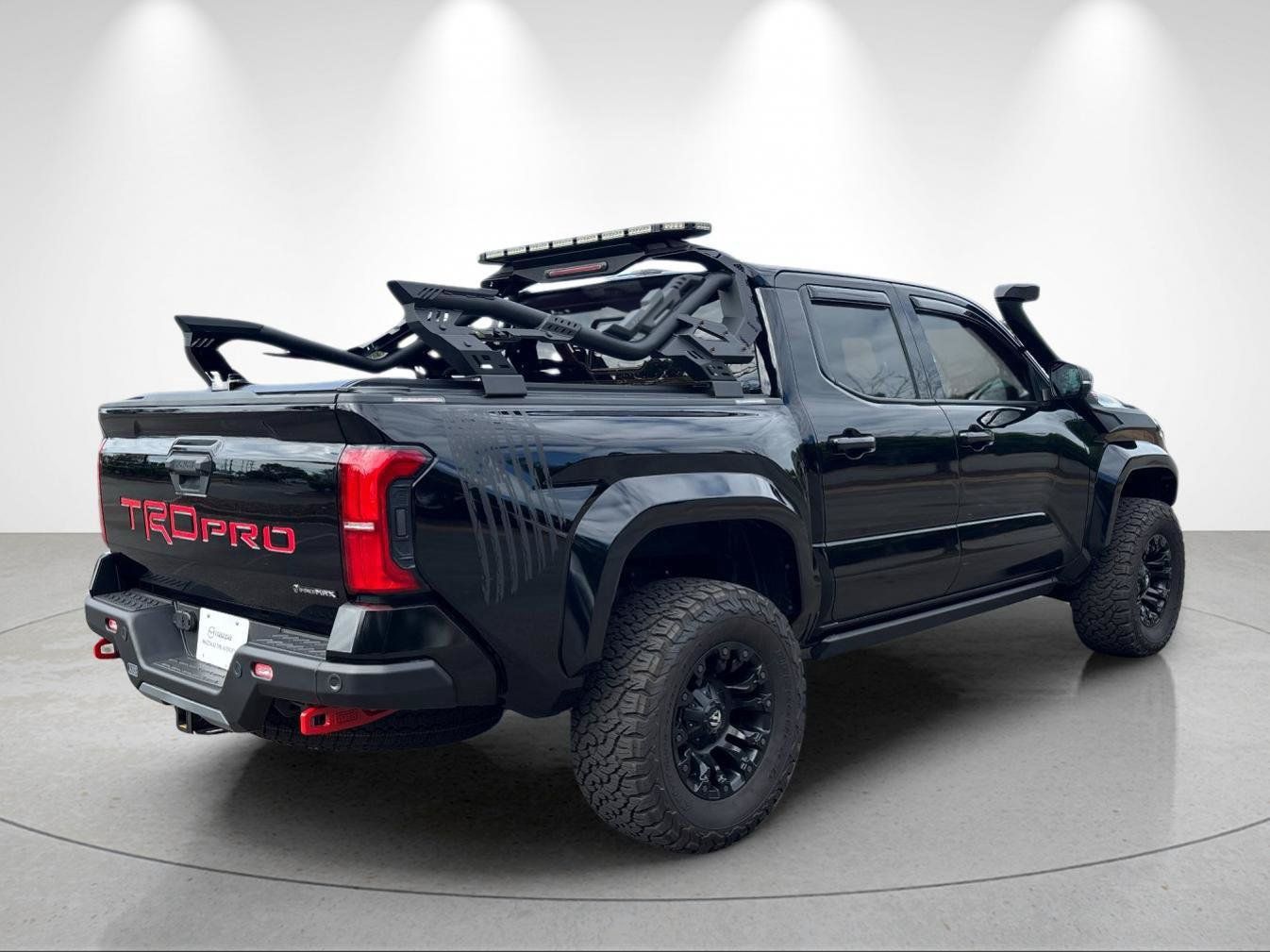 Used 2025 Toyota Tacoma TRD Pro AWD/4WD image 5