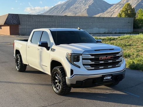 Used 2023 GMC Sierra 1500 SLE AWD/4WD image 2