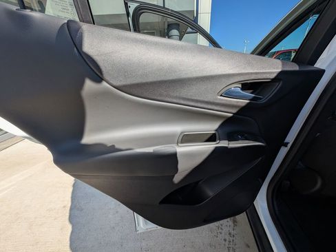 Used 2024 Chevrolet Equinox LT image 33