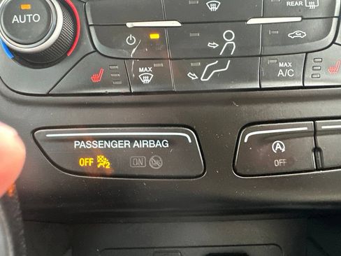 Used 2019 Ford Escape SEL FWD image 17